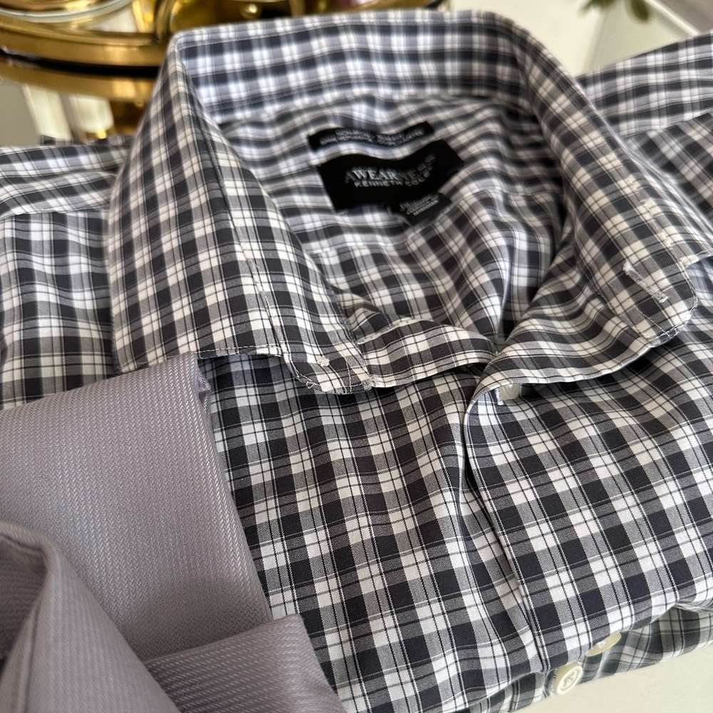 2 Men Button Down Shirts - Picture 5 of 13